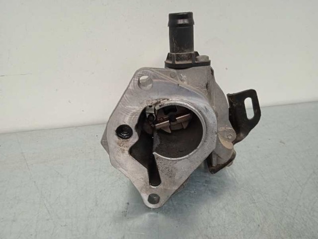 8201005306 NISSAN Bomba de vacío  comprar en Lleida