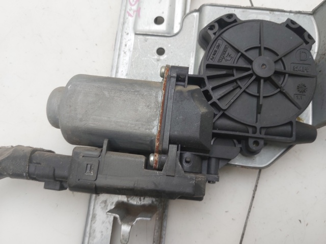 RENAULT 8201010924 Mecanismo de elevalunas de la puerta trasera izquierda  en stock Valencia