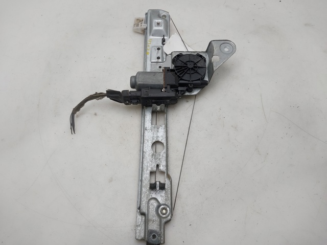 RENAULT 8201010924 Mecanismo de elevalunas de la puerta trasera izquierda  en stock Terrassa
