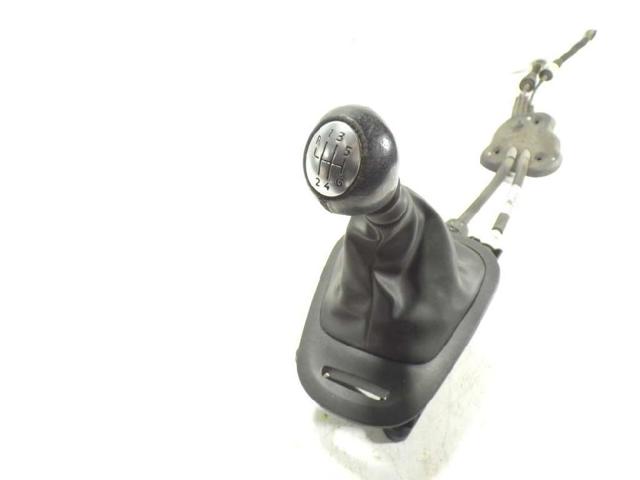 8201021402 RENAULT Palanca de cambios  en stock Gandía
