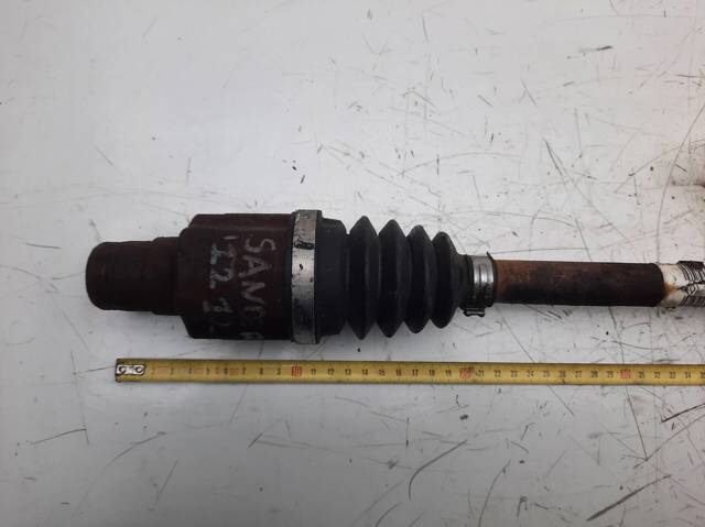 Semieje delantero derecho 8201045819 RENAULT