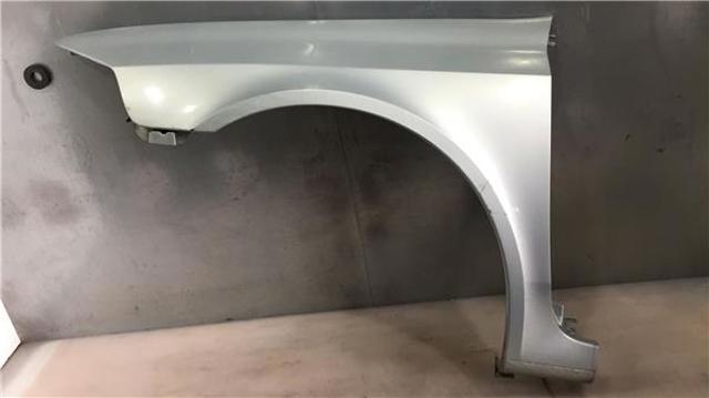 RENAULT 8201094793 Aleta delantera izquierda  comprar en Ponferrada