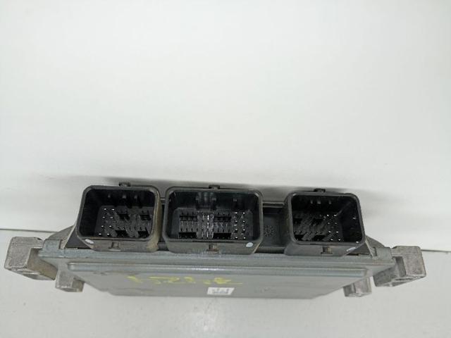 RENAULT 8201117953 ECU  en stock Valencia
