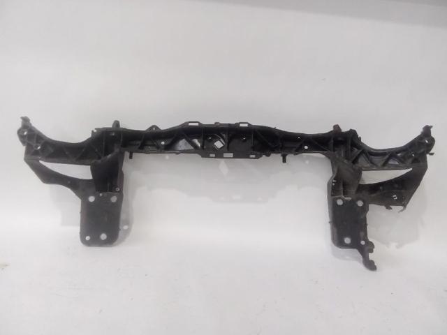 RENAULT 8201130847 Panel de soporte del radiador y montaje de faros  disponible Valladolid