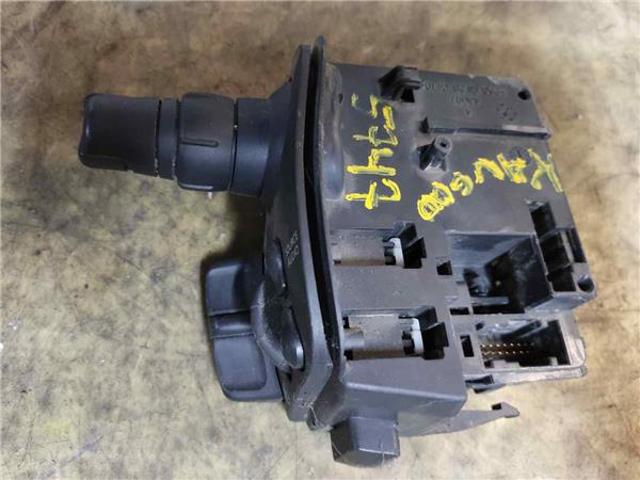 8201590631 RENAULT Conmutador derecho de la columna de dirección  disponible Alicante