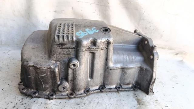 8201719715 RENAULT Cárter de aceite del motor comprar Madrid