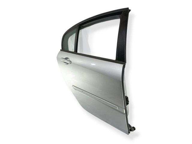 RENAULT 821000022R Puerta trasera derecha  disponible España