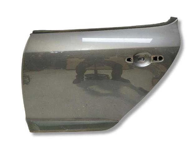 RENAULT 821003885R Puerta trasera izquierda  disponible España