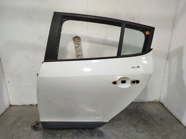 821003885R Puerta trasera izquierda  comprar en Reus