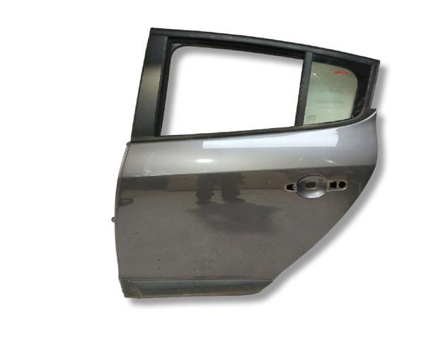 RENAULT 821003885R Puerta trasera izquierda comprar Pamplona