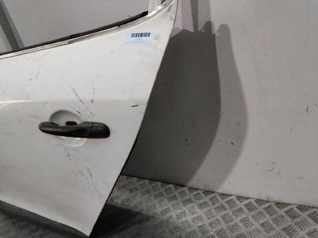 RENAULT 821003885R Puerta trasera izquierda  disponible Lugo