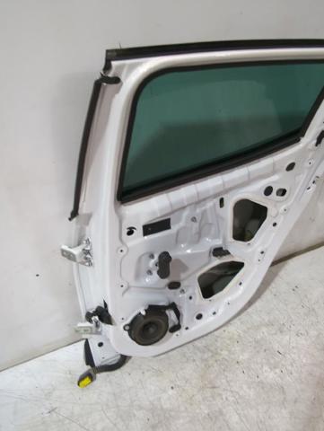 RENAULT 821008626R Puerta trasera derecha comprar Barcelona