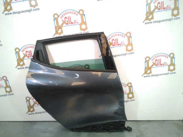 RENAULT 821008626R Puerta trasera derecha  en stock Salamanca
