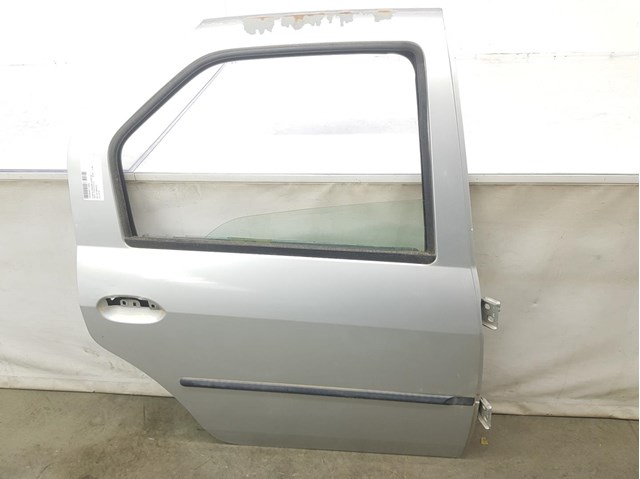 Puerta trasera derecha 821009214R Renault (RVI)