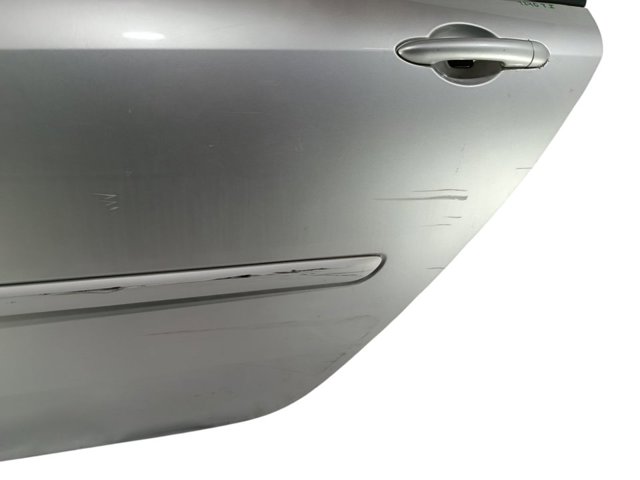 821010023R RENAULT Puerta trasera izquierda comprar Madrid
