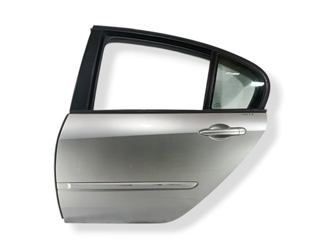 821010023R RENAULT Puerta trasera izquierda  comprar en Oviedo