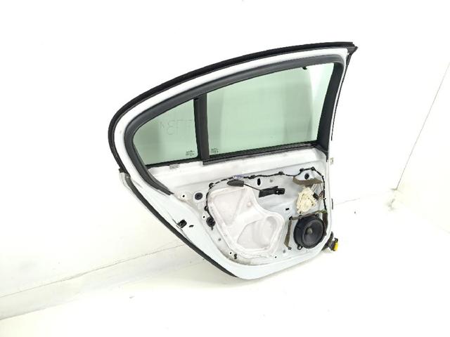 RENAULT 821010023R Puerta trasera izquierda comprar Barcelona
