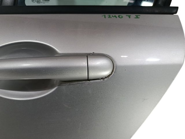 RENAULT 821010023R Puerta trasera izquierda  disponible Lugo