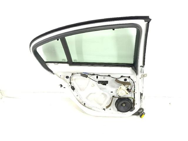 RENAULT 821010023R Puerta trasera izquierda comprar Pamplona