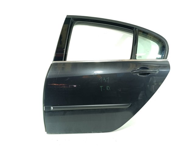 821010023R RENAULT Puerta trasera izquierda  disponible Ourense