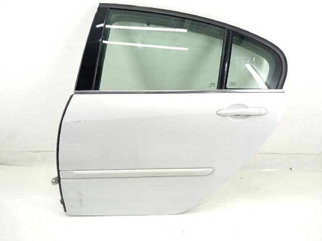 RENAULT 821010023R Puerta trasera izquierda comprar Barcelona