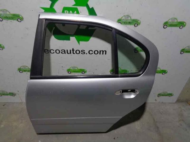 Puerta trasera izquierda 821012J035 Nissan