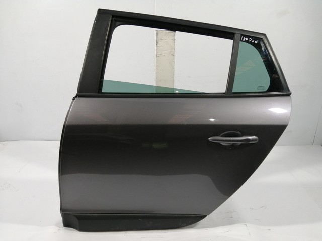 Puerta trasera izquierda 821013577R Renault (RVI)