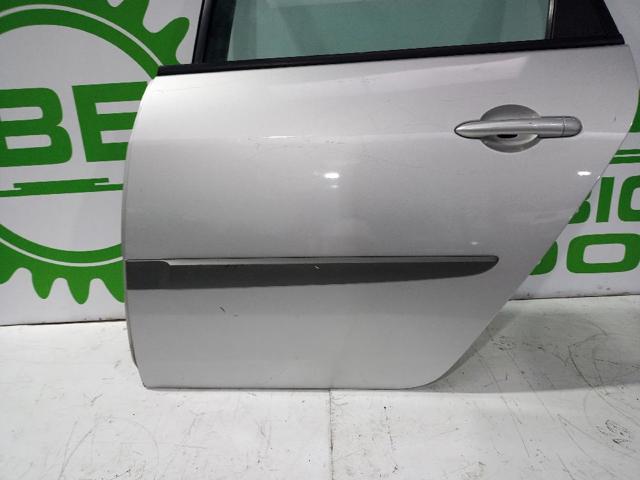 821014922R RENAULT Puerta trasera izquierda  en stock Córdoba