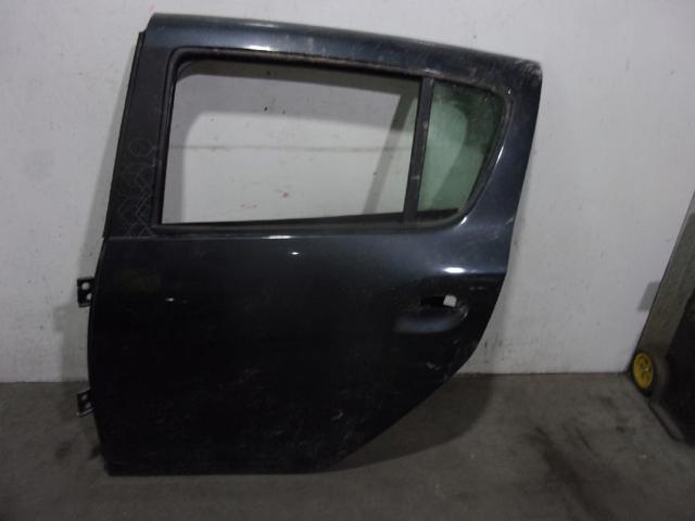 821017625R RENAULT Puerta trasera izquierda  en stock Huelva