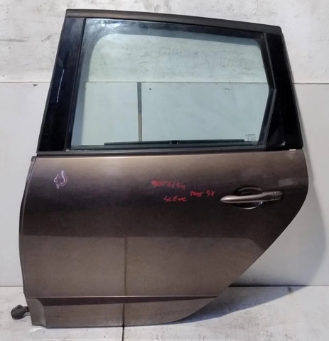 821017991R RENAULT Puerta trasera izquierda comprar Madrid