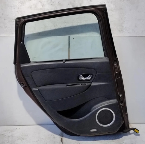 821017991R Puerta trasera izquierda  en stock Granada