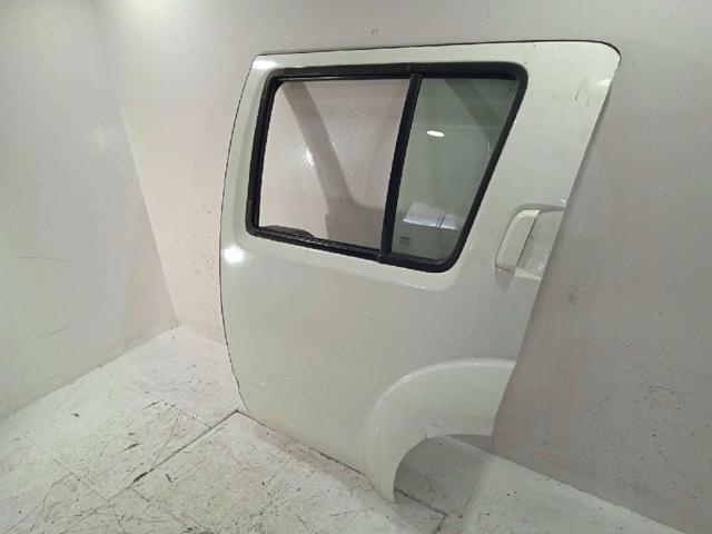 NISSAN 82101EB330 Puerta trasera izquierda  disponible Valladolid