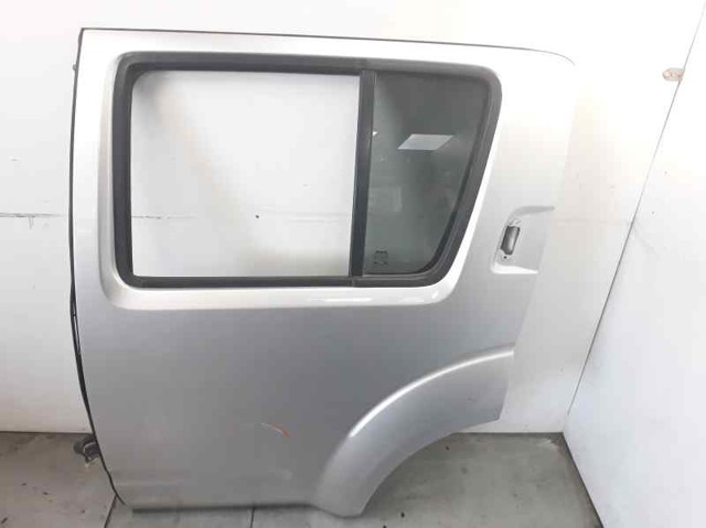 NISSAN 82101EB330 Puerta trasera izquierda  en stock Salamanca