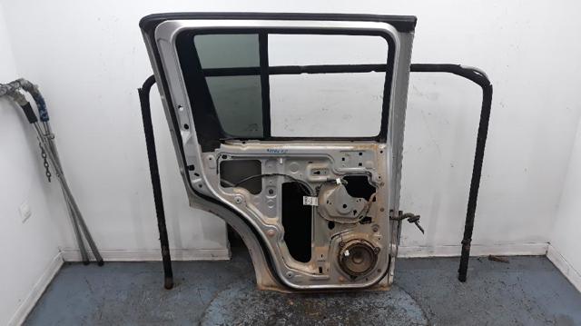 82101EB330 Puerta trasera izquierda  comprar en Pontevedra