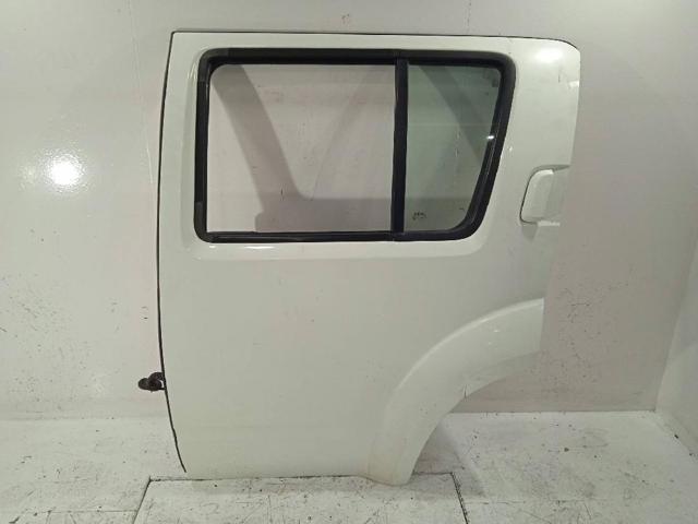 82101EB330 Puerta trasera izquierda  comprar en Pontevedra