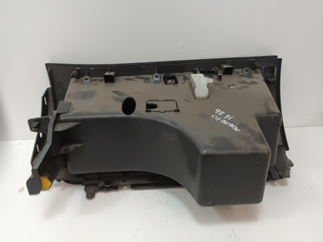 PEUGEOT 8218FF Guantera  disponible Lugo