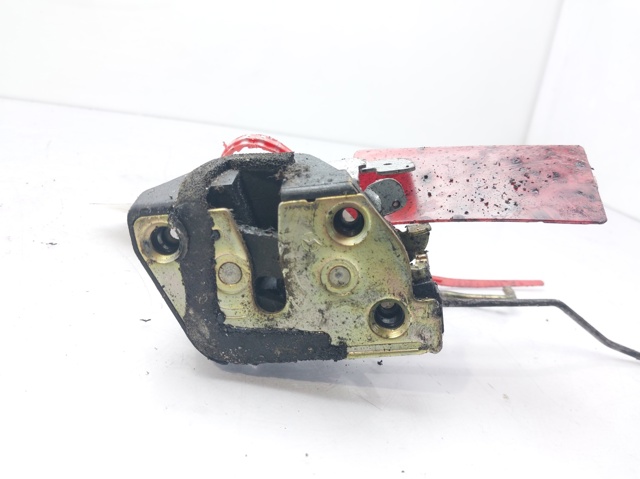 Cerradura de puerta delantera izquierda 8220281A10000 Suzuki
