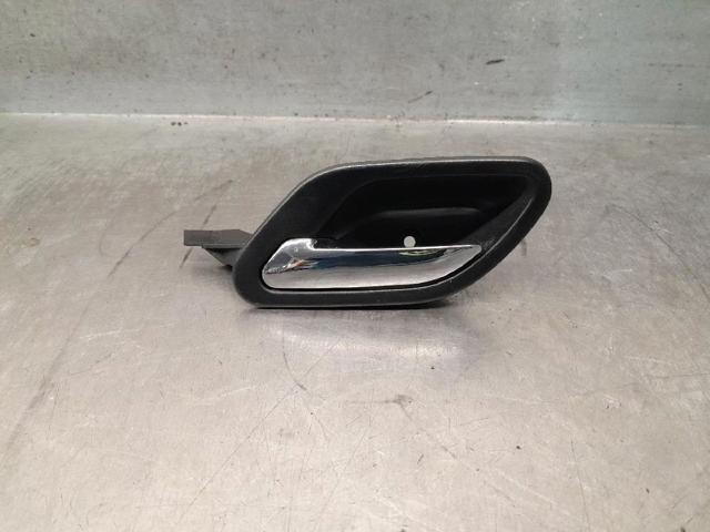 8226049 BMW Manija interior izquierda delantera/trasera de puerta  en stock Gandía