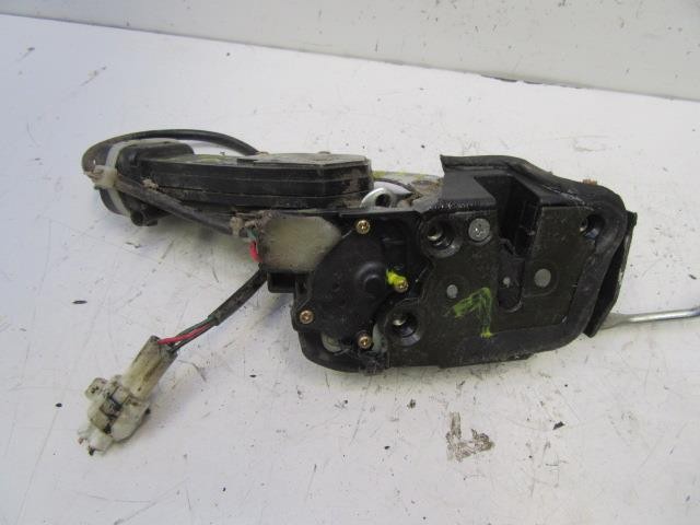 Cerradura de puerta trasera derecha 8230165D11000 Suzuki