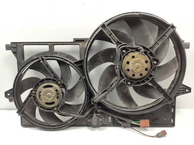 8240141 Difusor del radiador de refrigeración  disponible Málaga