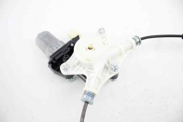 824021W010 HYUNDAI Mecanismo de elevalunas delantero derecha comprar Alcalá