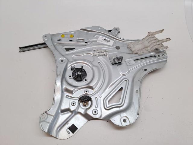 824022Y000 Hyundai/Kia