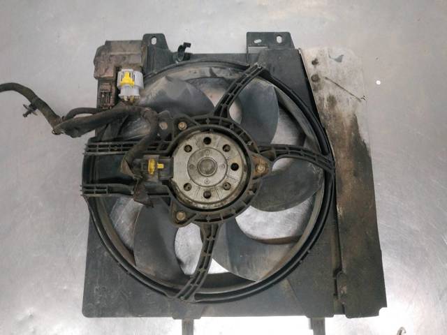 8240503FR PEUGEOT Difusor del radiador de refrigeración con motor y hélice  comprar en Jaén