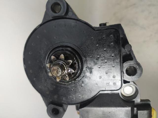 HYUNDAI 824502F000 Motor del elevalunas de la puerta delantera izquierda  comprar en Albacete