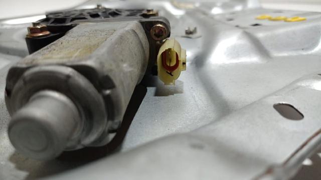 824502F000 HYUNDAI Motor del elevalunas eléctrico  en stock Gandía