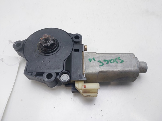 824502F000 Motor del elevalunas eléctrico  en stock Sabadell