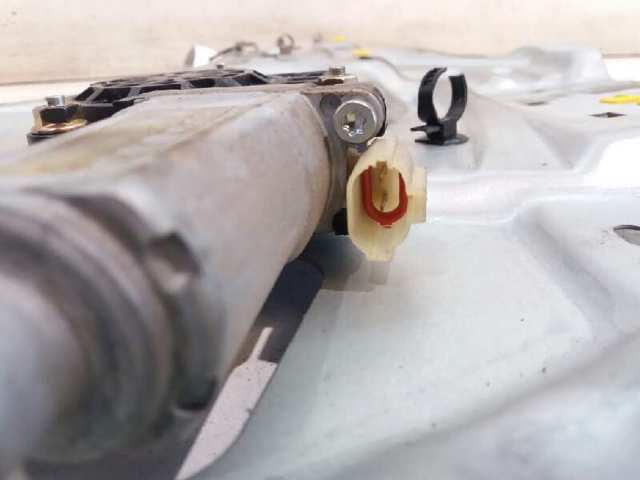 824502F000 Motor del elevalunas eléctrico  en stock Granada