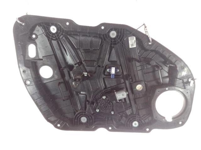 82450D4000 HYUNDAI Cristal de puerta delantera derecha  en stock Córdoba