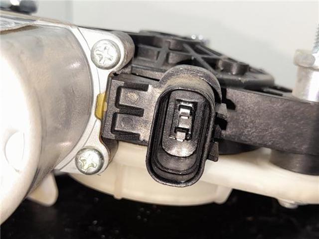 82450J9000 Motor del elevalunas de la puerta delantera izquierda  comprar en Reus