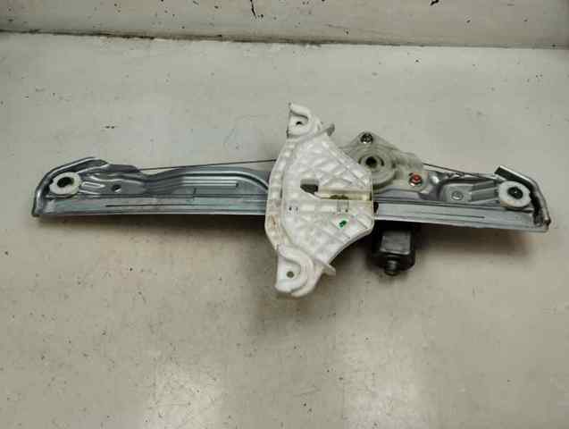82450J9000 Motor del elevalunas de la puerta delantera izquierda  disponible Málaga